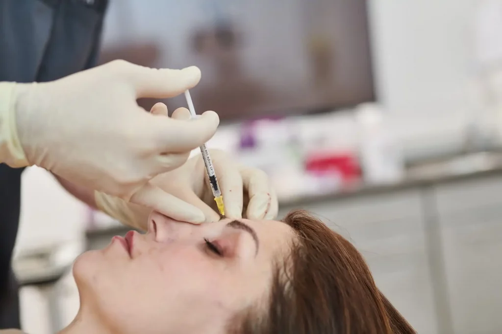 Augenbrauenlifting Behandlung